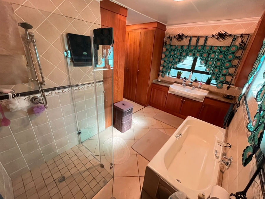 3 Bedroom Property for Sale in Protea Park North West